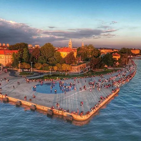 Lux Benak Apartamento