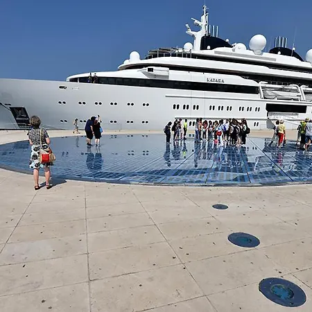 Апартаменти Lux Benak *